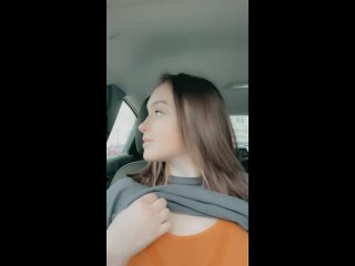 whore showed big boobs in the car